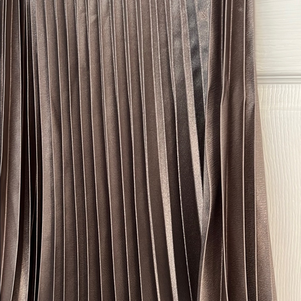 Banana Republic Gray Pleated Knee-Length Skirt - Picture 4 of 4